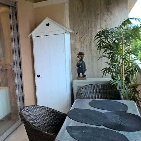 Apartment 2 Pieces Proche Plage De Sable Vue Mer Antibes